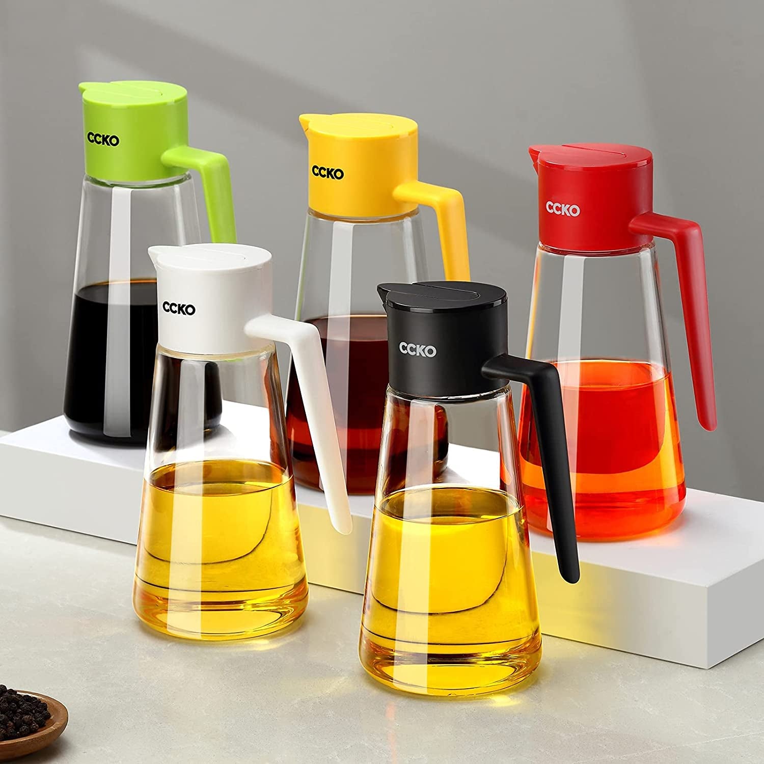 Glass Olive Oil Dispenser Bottle with Auto Flip Spout 19Oz Olive Oil Bottle for Kitchen, No Drip Cooking Oil Dispenser for Soy Sauce, Syrup, Vinegar, Salad Dressing Container (Black)
